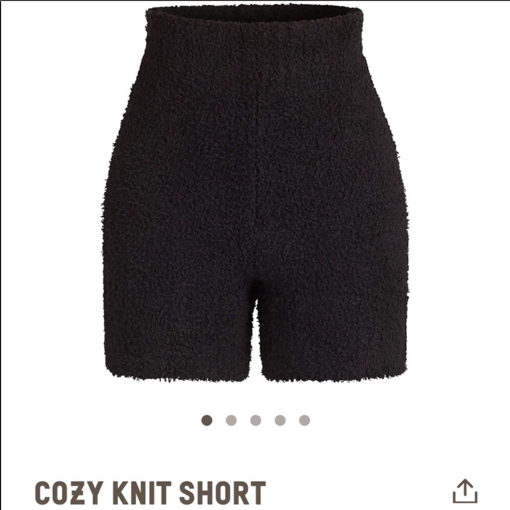 SOLD. SKIMS SHORT ONYX/BLACK SIZE XXS/XS